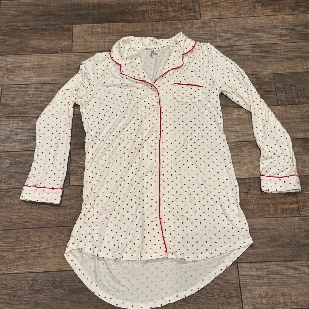 Nordstrom Lingerie Nightshirt Soft Sexy Boyfriend Shirt Nightgown Medium Hearts